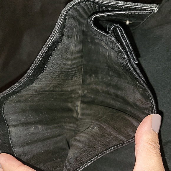 Prada Wallet - Picture 3 of 3